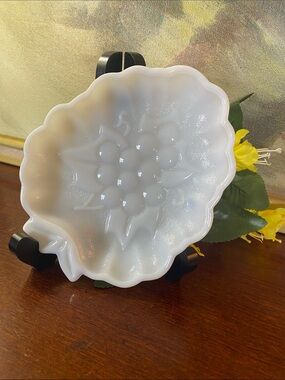 Vintage Hazel-Atlas White Milk Glass in The “Grape” Pattern